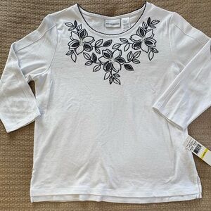 Alfred Dunner White 3/4 Sleeve w/ Black Floral Embroidered Top Medium NWT